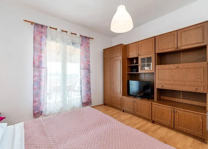 Lara Apartmán Tribalj